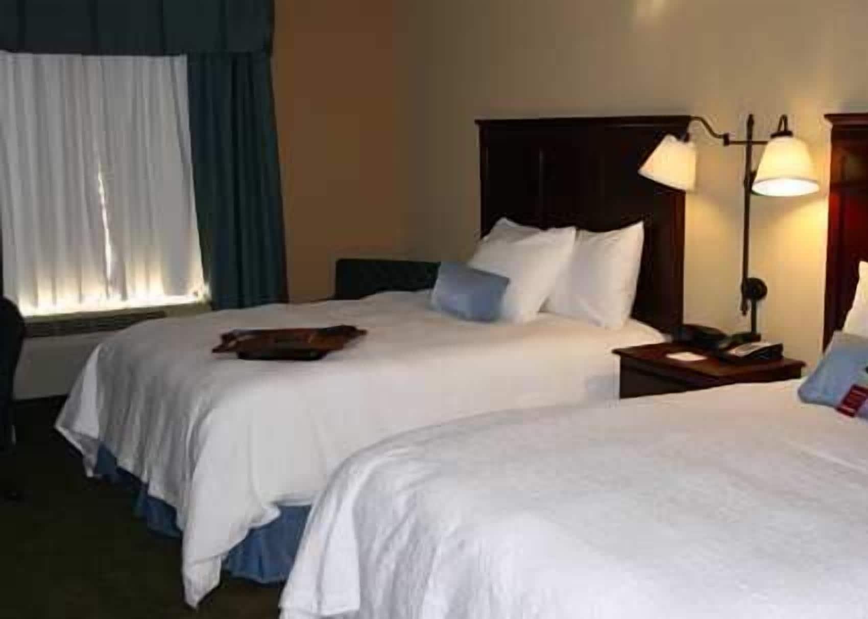 Hampton Inn Моргед Екстер'єр фото