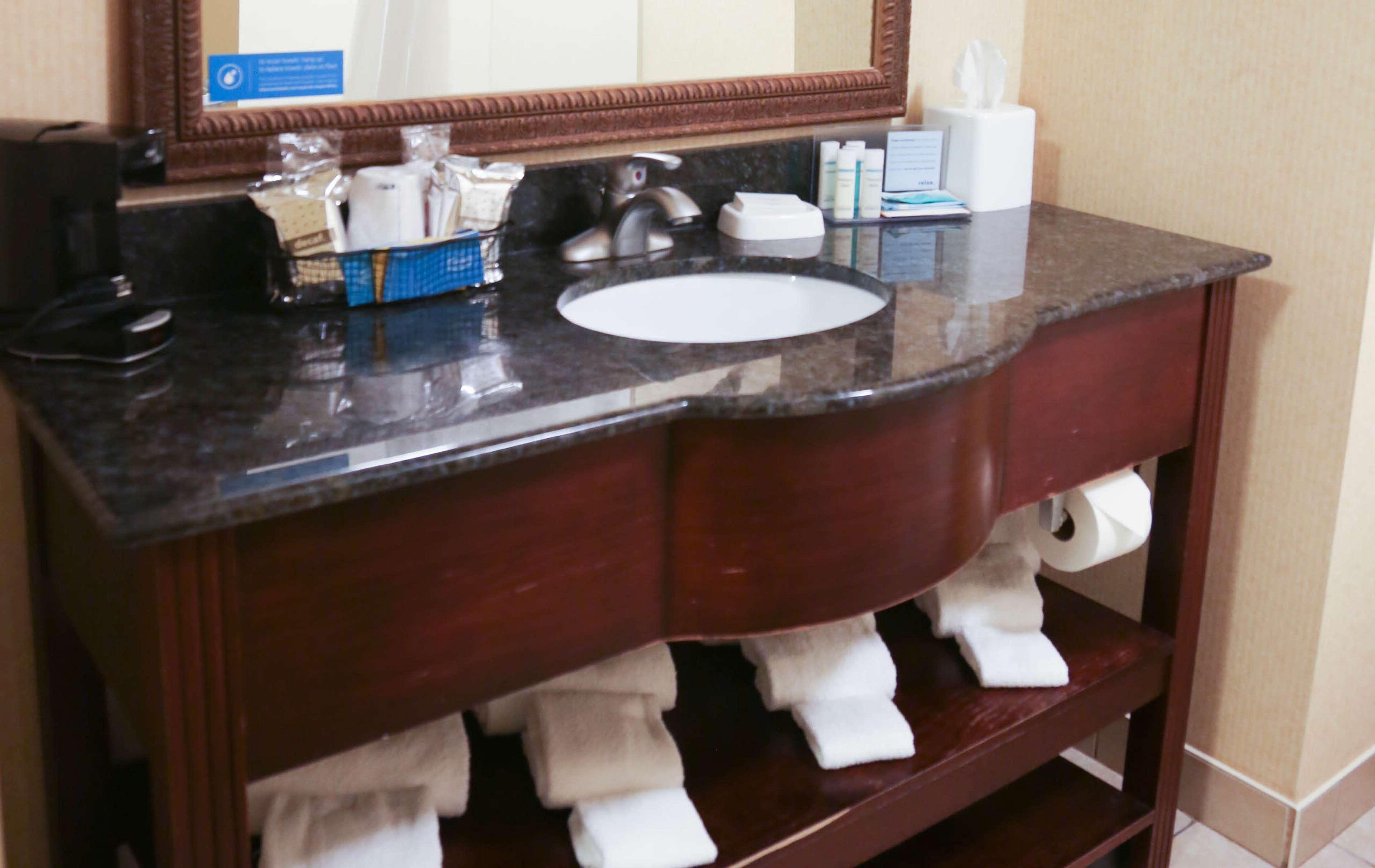 Hampton Inn Моргед Екстер'єр фото