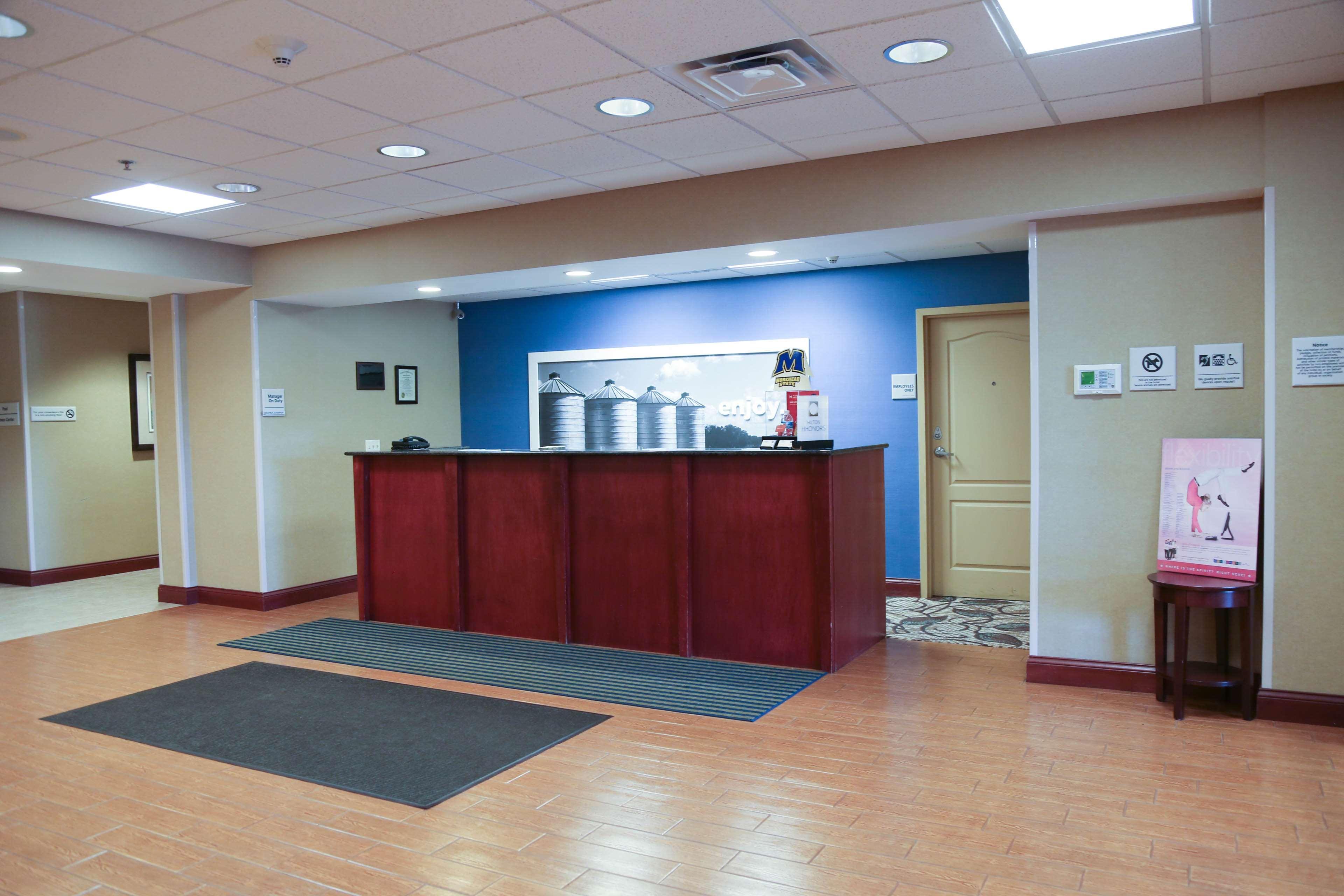 Hampton Inn Моргед Екстер'єр фото