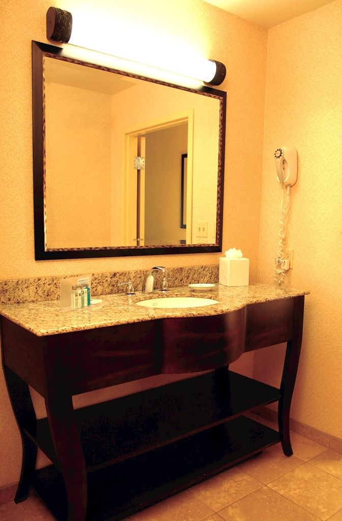 Hampton Inn Моргед Номер фото
