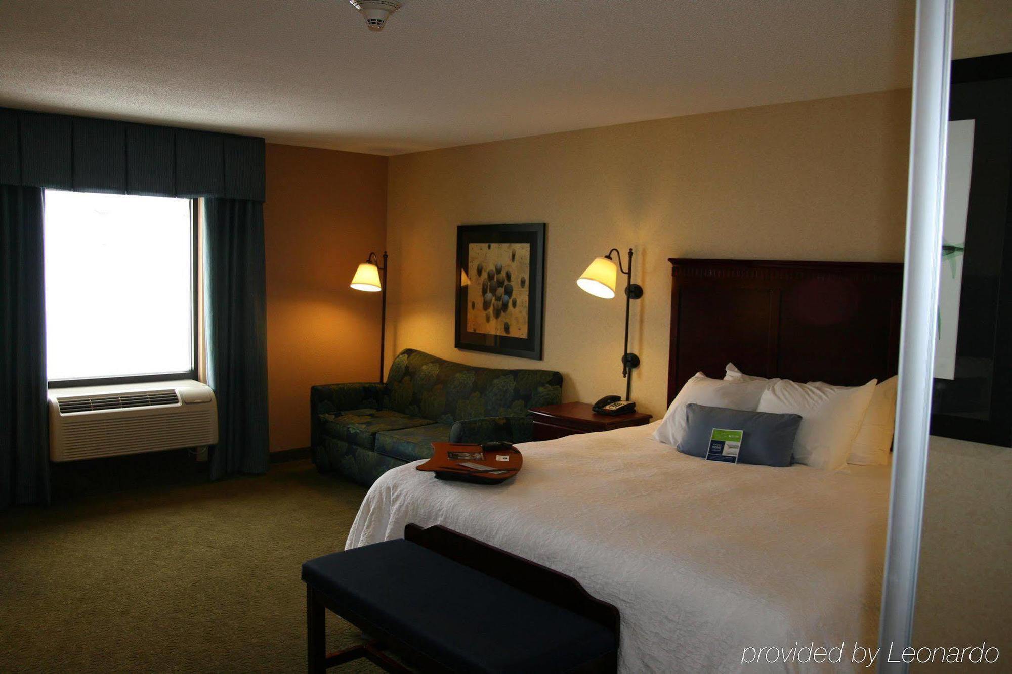 Hampton Inn Моргед Номер фото