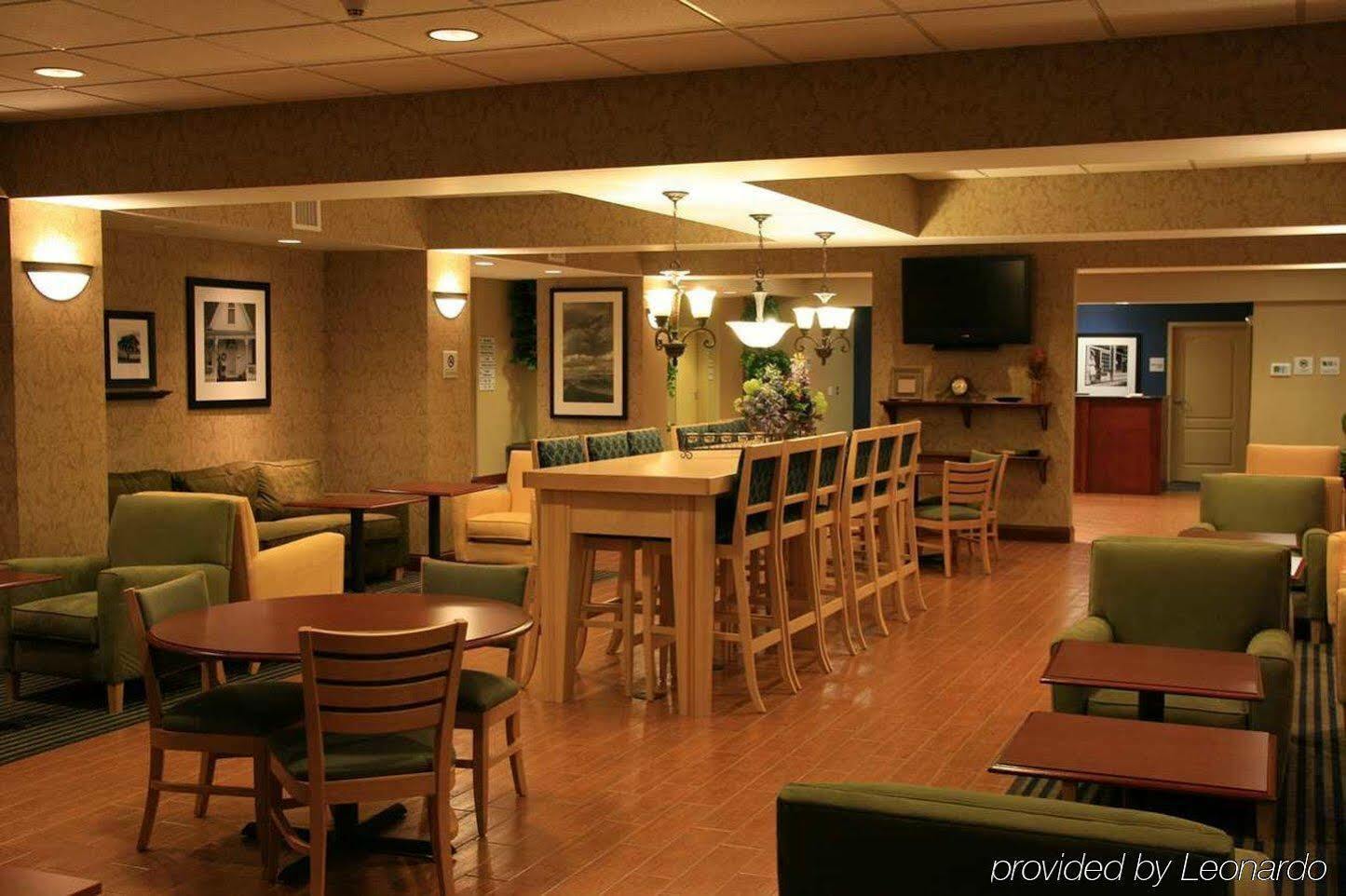 Hampton Inn Моргед Екстер'єр фото